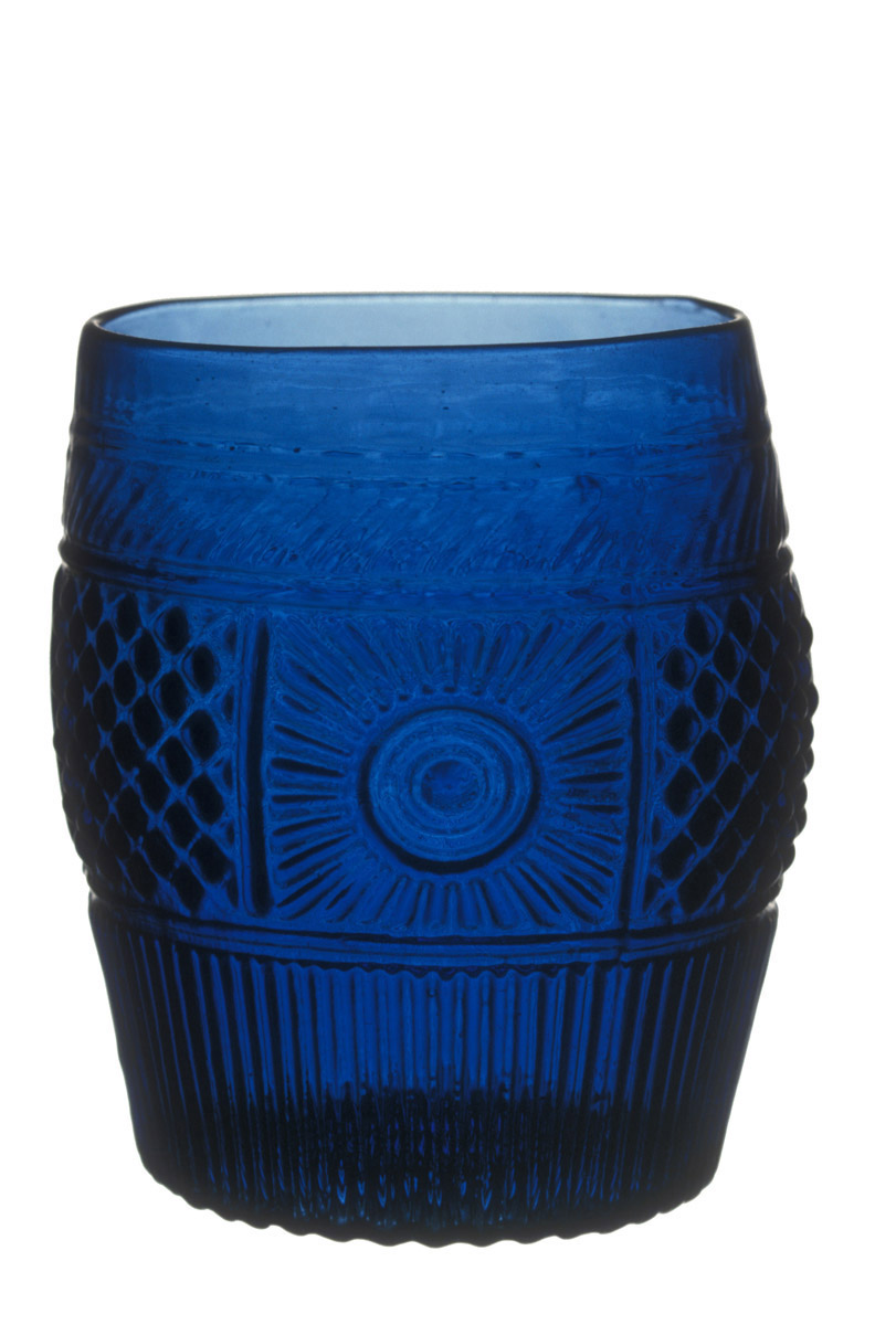 1959.3282 Blue glass tumbler