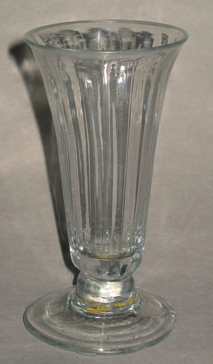 1985.0054 Q Glass jelly glass