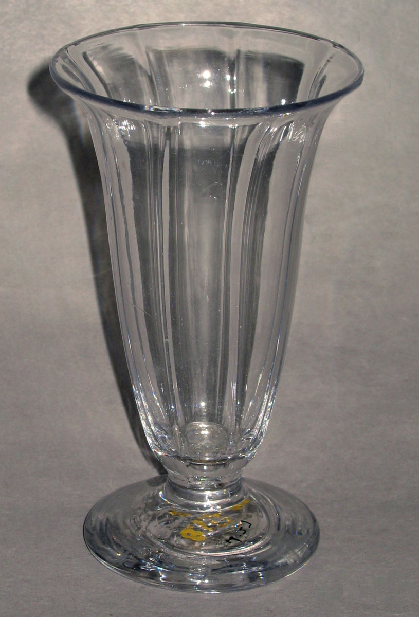 1985.0054 E Glass jelly glass