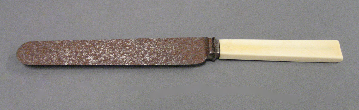 1966.1227 Knife