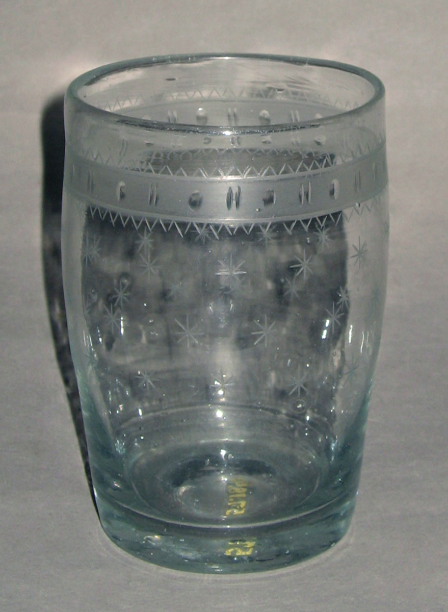 1957.0018.043 Glass tumbler