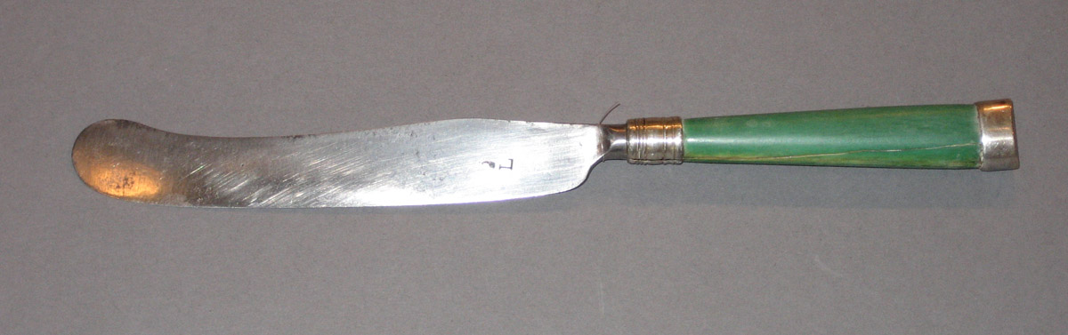 1954.0079.027 Knife