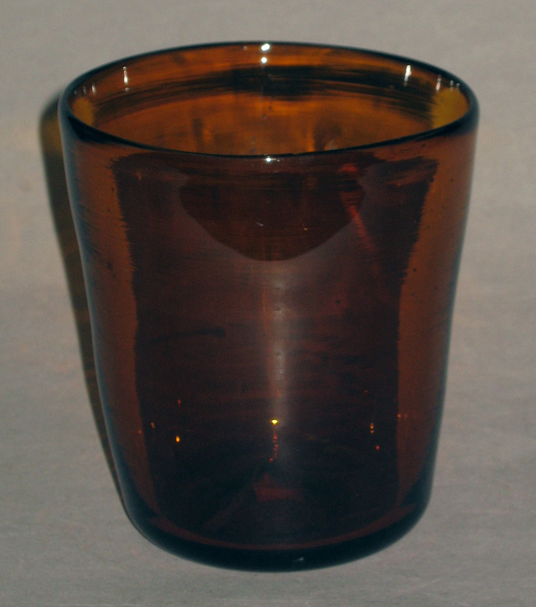 1965.2320.007 Amber glass tumbler