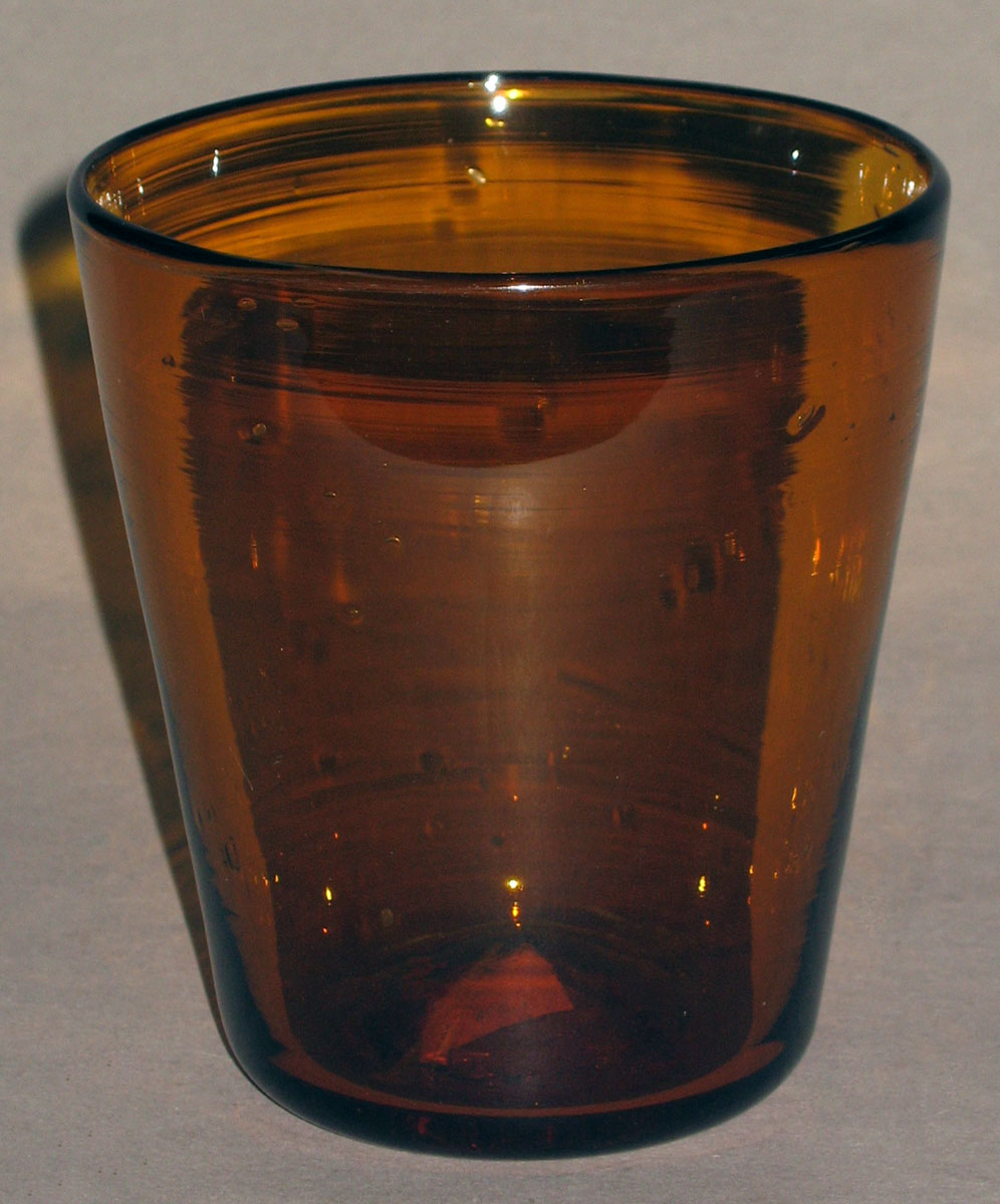 1965.2320.003 Amber glass tumbler