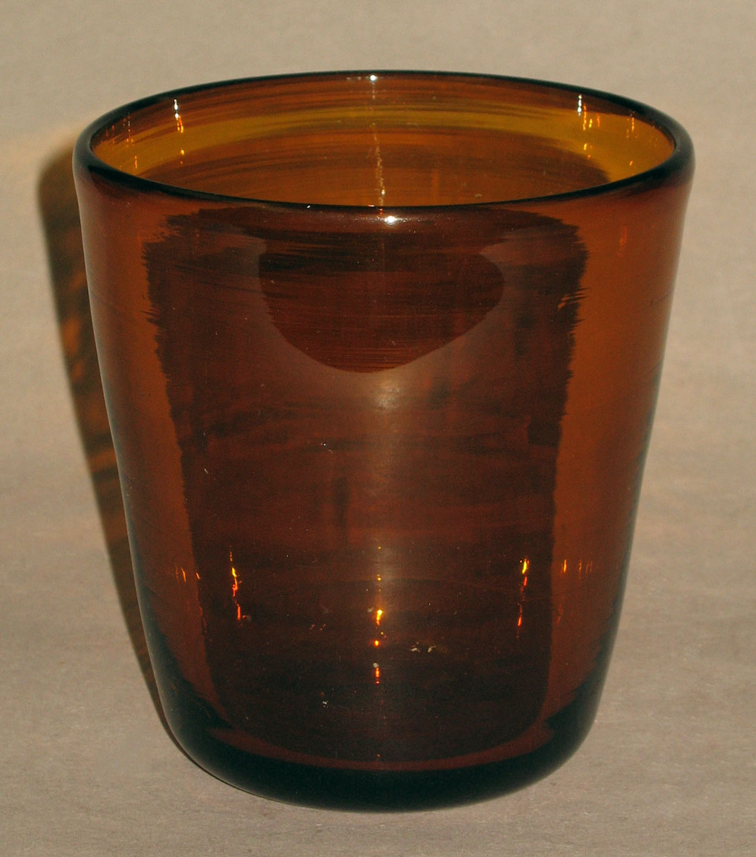1965.2320.002 Amber glass tumbler
