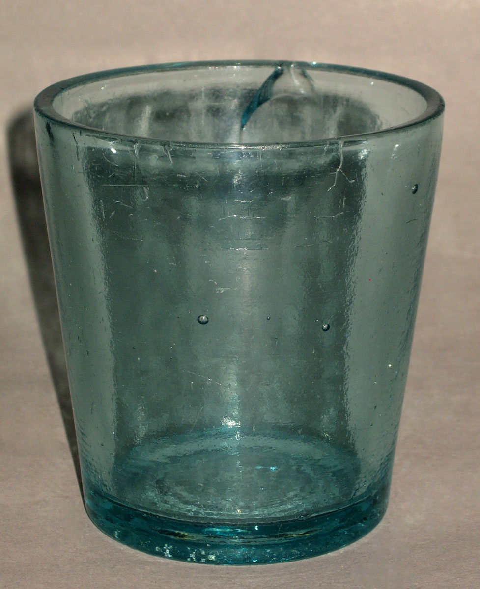 1963.0028.001 Glass tumbler