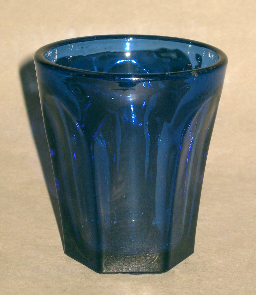 1965.2914.001 Glass tumbler