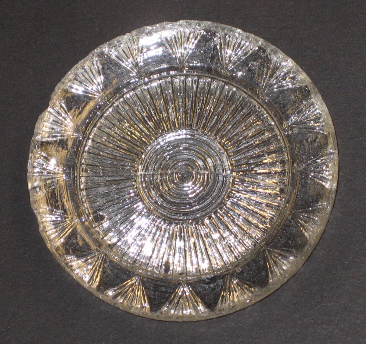 2003.0041.032 Rosette-pattern cup plate