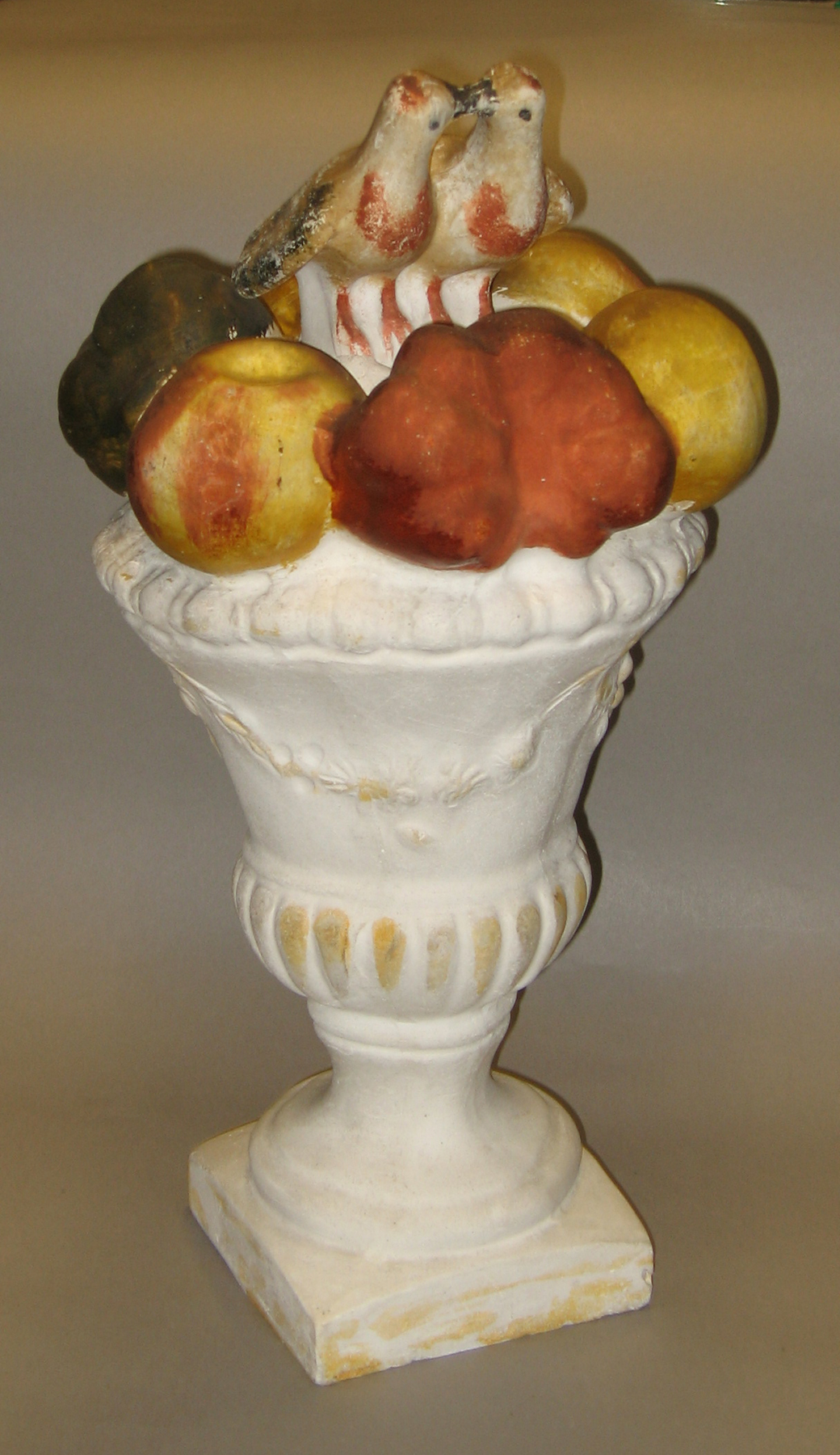 2000.0057.065 Chalkware fruit urn with lovebirds