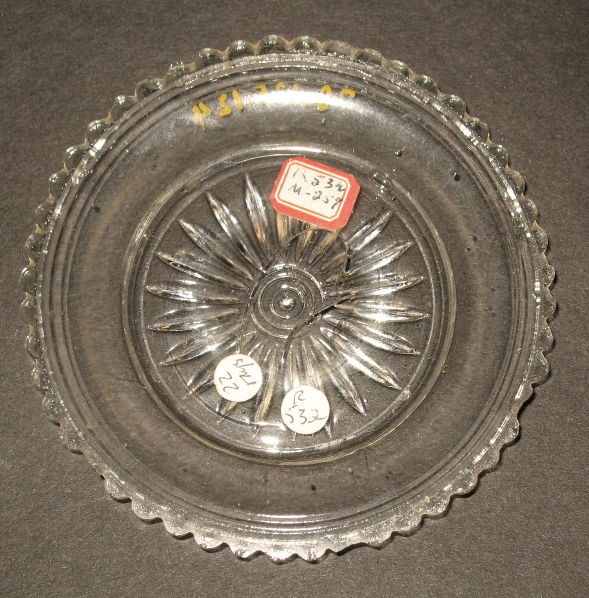 1978.0125.124 Glass cup plate