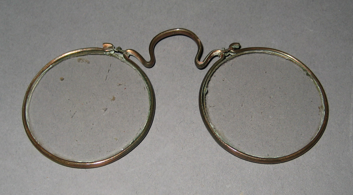 1961.0697 C Spectacles