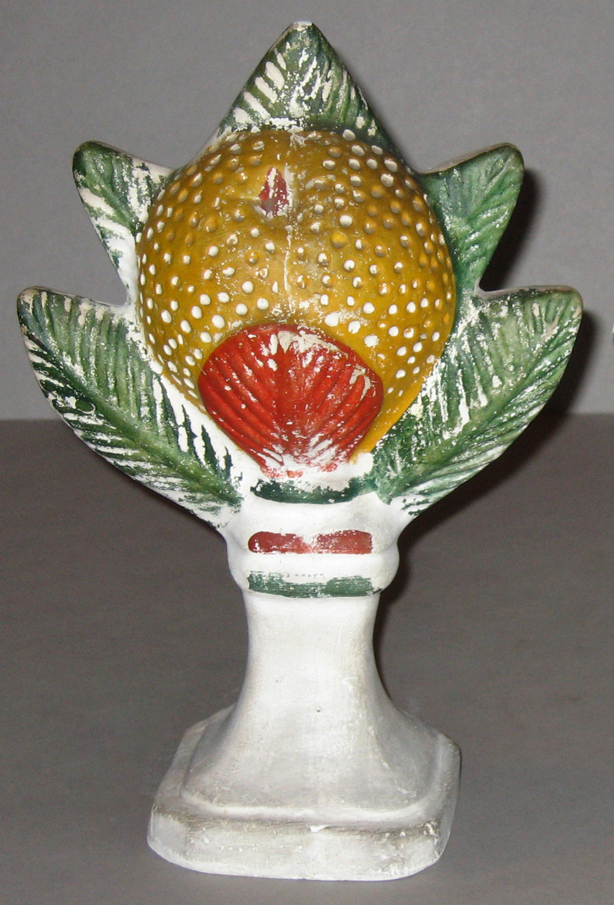 1964.1654 Chalkware fruit garniture