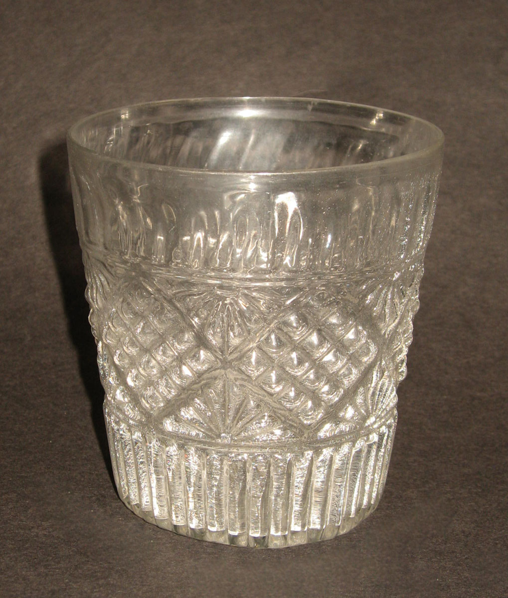 1959.3270 Glass tumbler