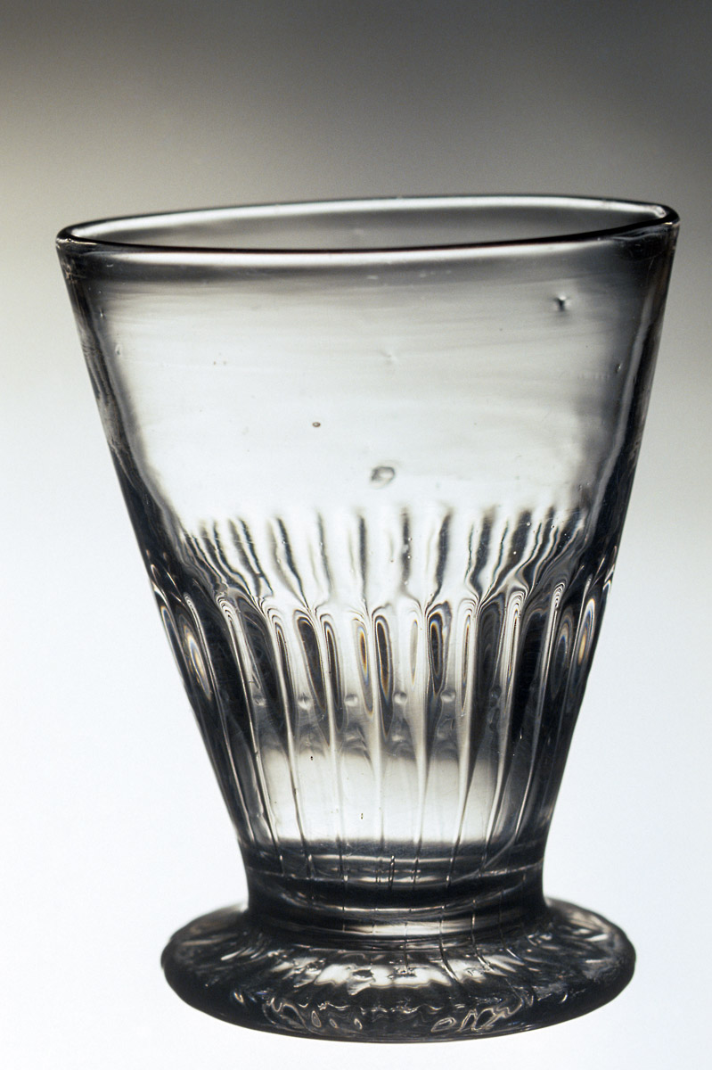 1957.0018.029 Glass rummer