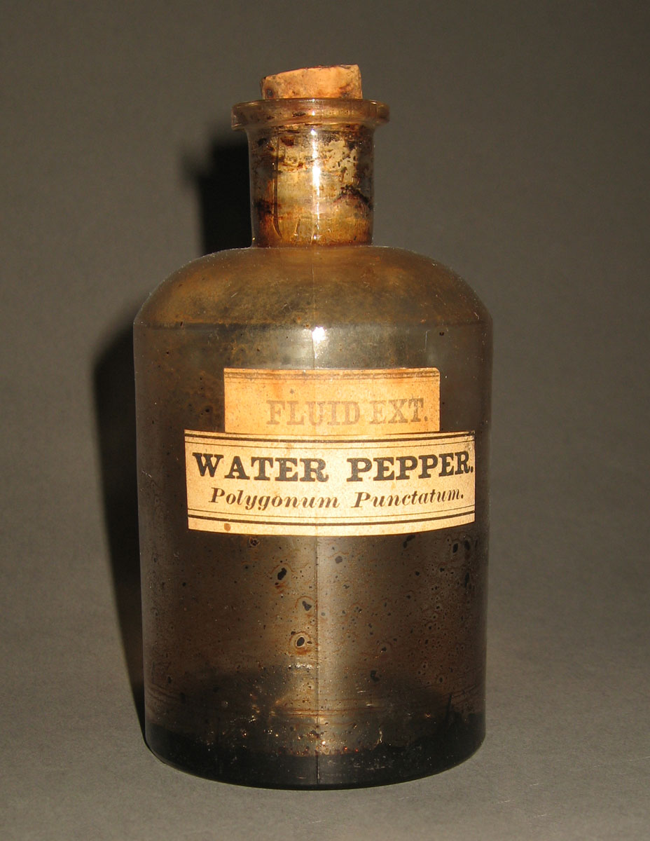 1961.0258 Glass bottle