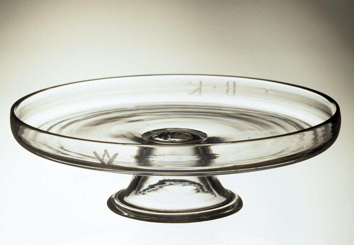 1957.0018.024 Glass salver