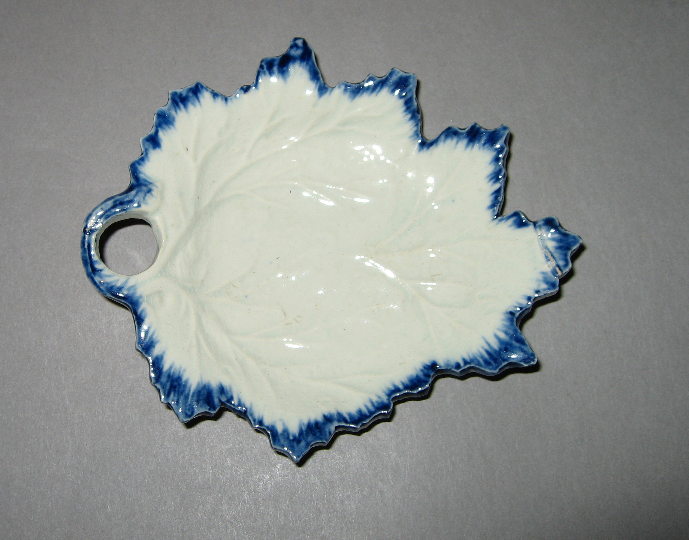 1964.1957 Leaf dish