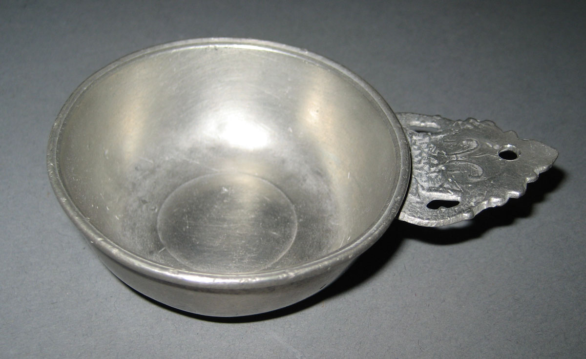 1965.1530 Porringer