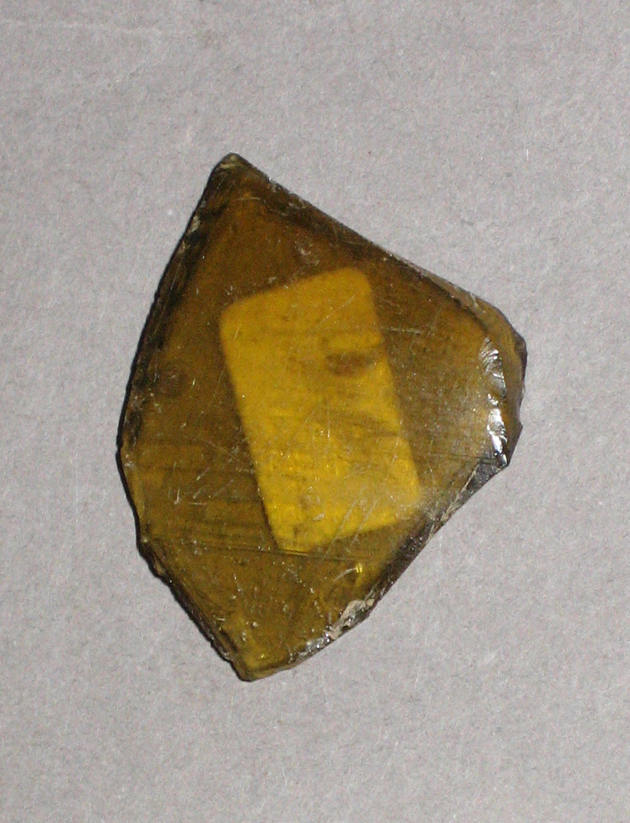 1976.0524.006 Glass fragment