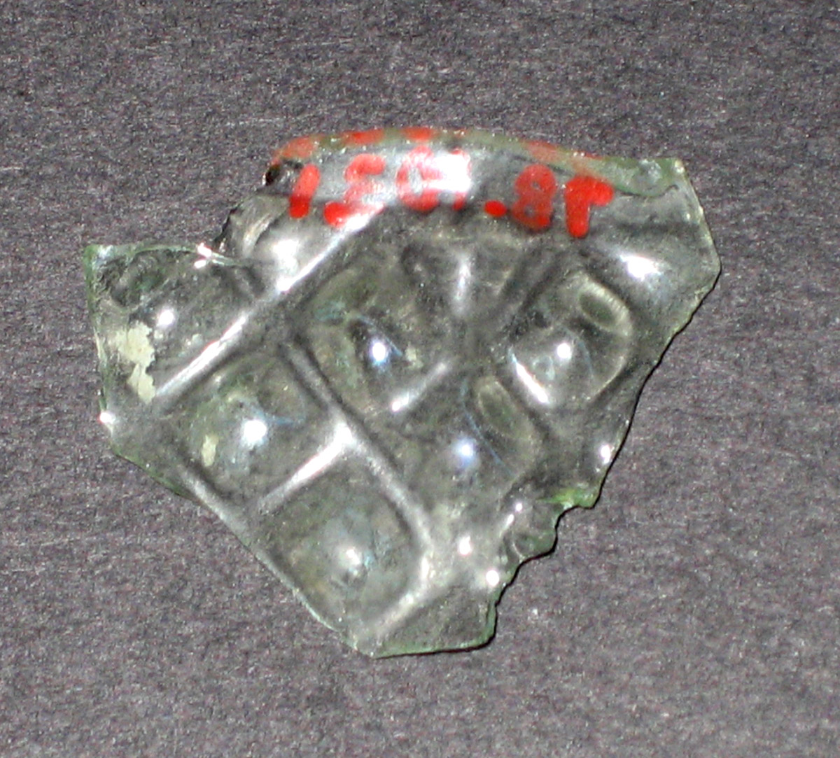 1978.0103.001 Glass fragment