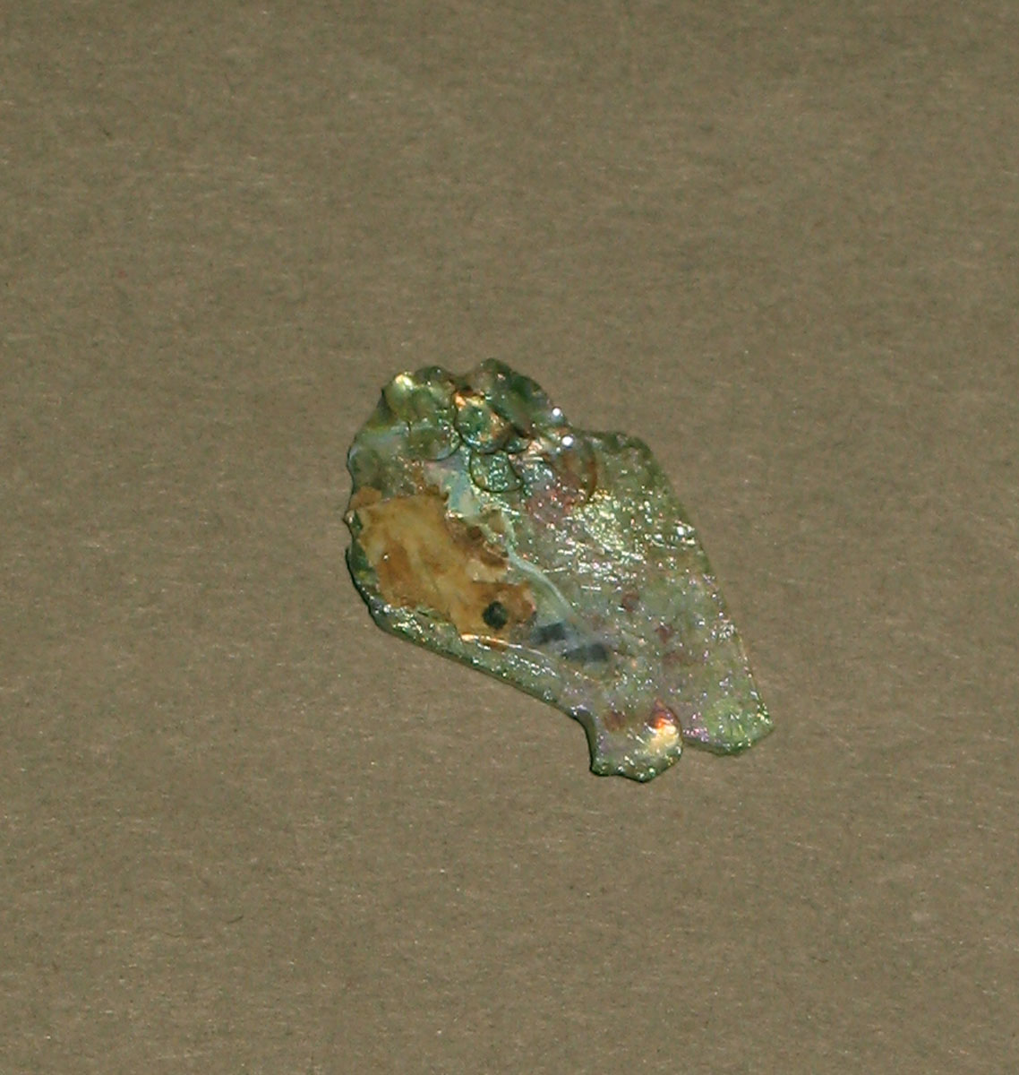 1958.0002.006.099 Glass fragment