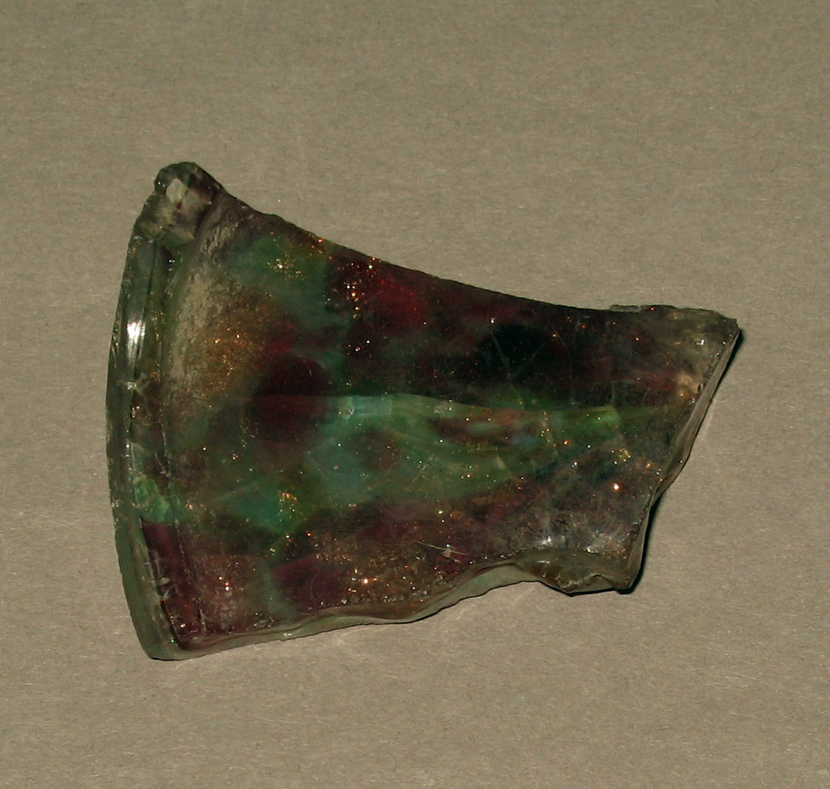 1958.0002.006.038 Glass fragment