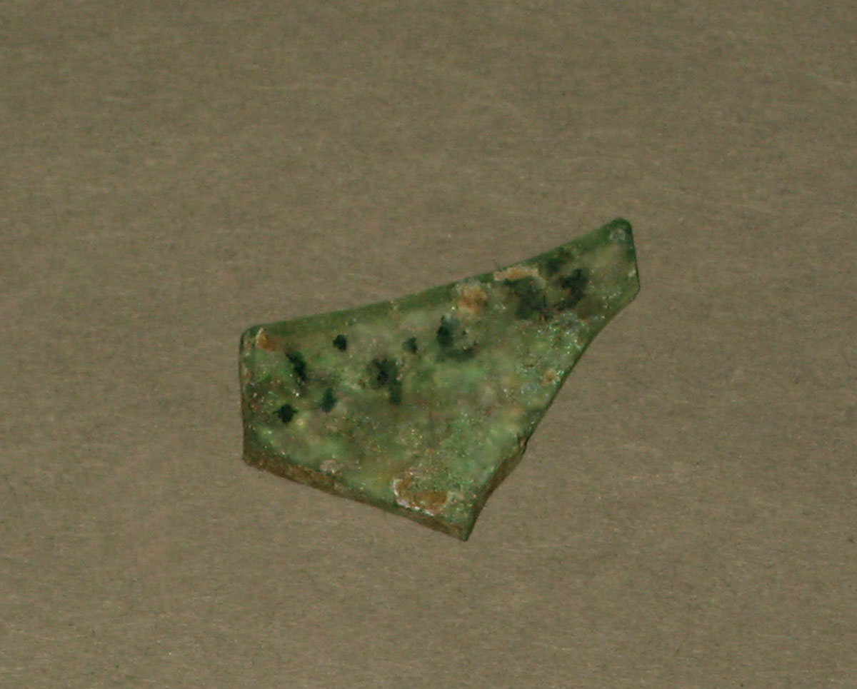 1958.0002.006.090 Glass fragment