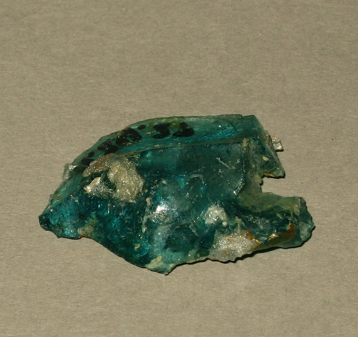 1971.0024.027 Glass fragment