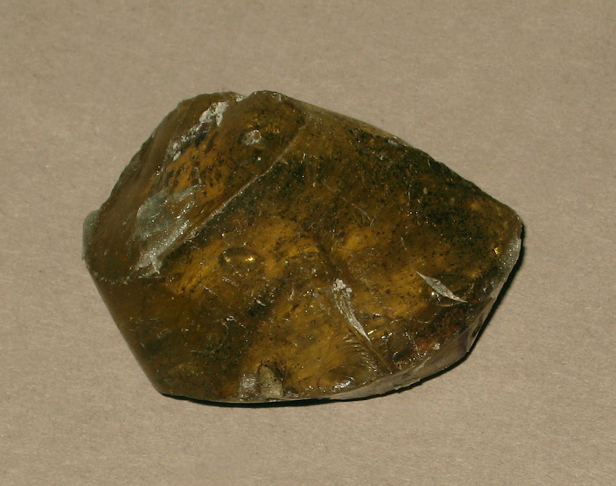 1971.0024.072 Glass fragment