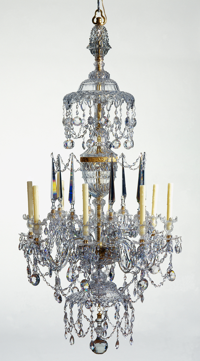 1963.0942 Glass chandelier