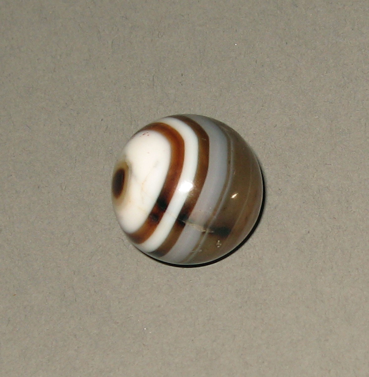 1965.1298 Agate marble