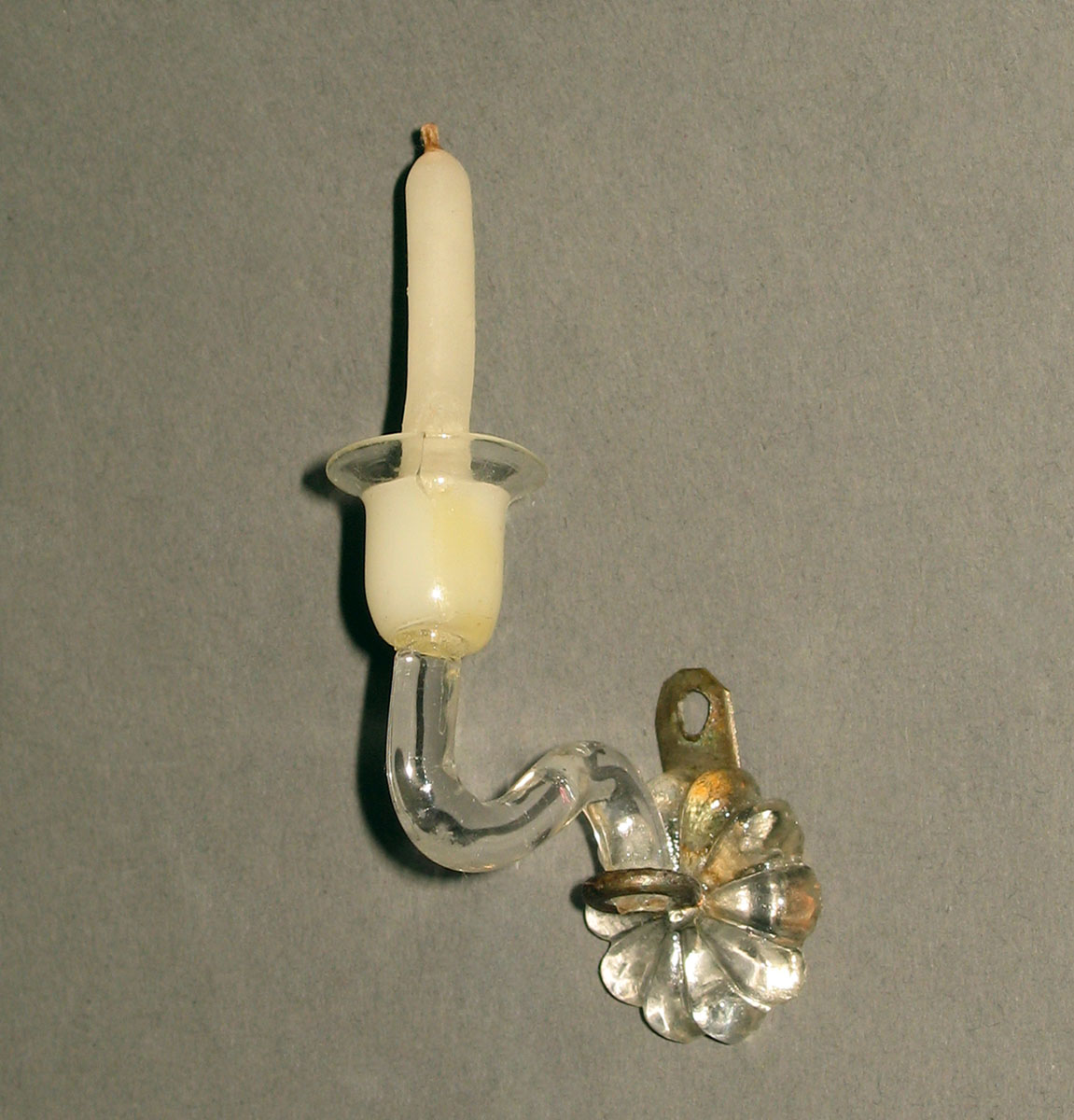 1959.0990 Miniature sconce