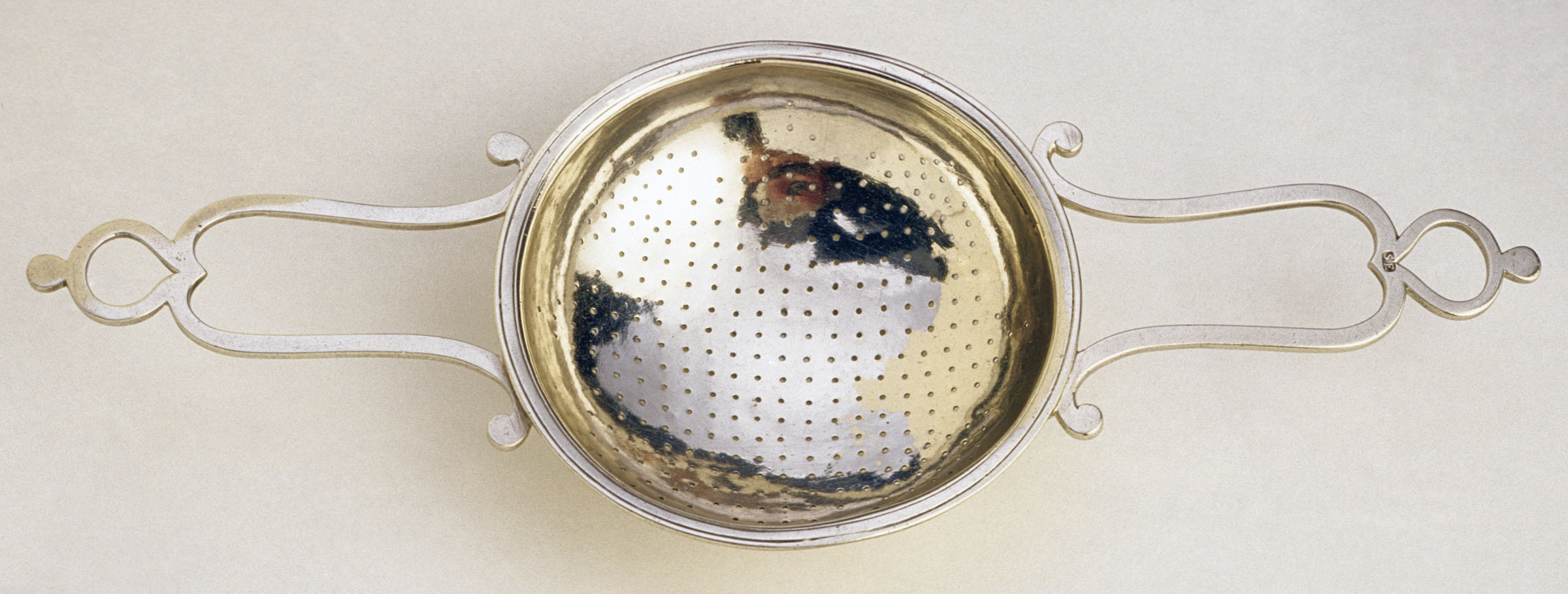 1960.0082 Strainer, view 2