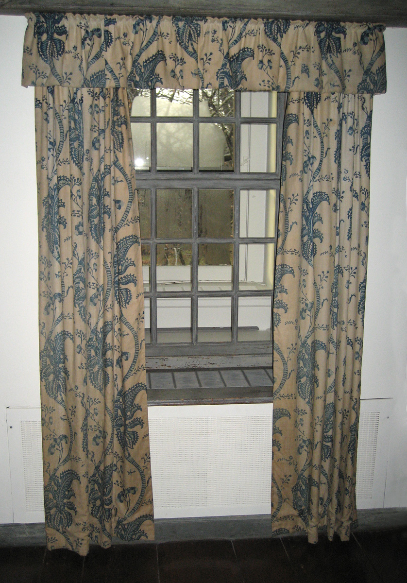 Textiles (Furnishing) - Window hanging