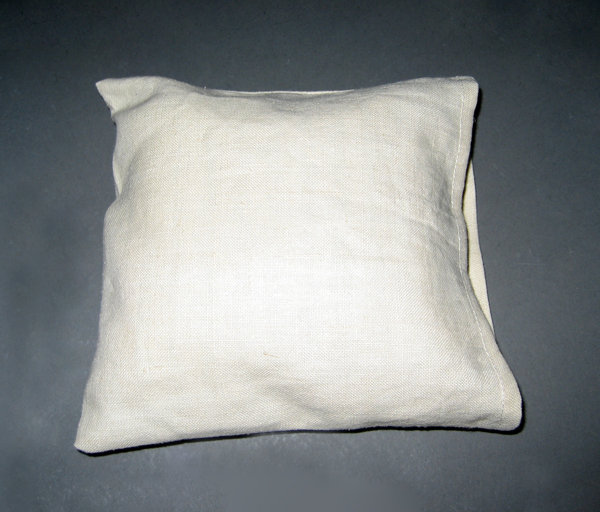1964.2070 miniature pillow