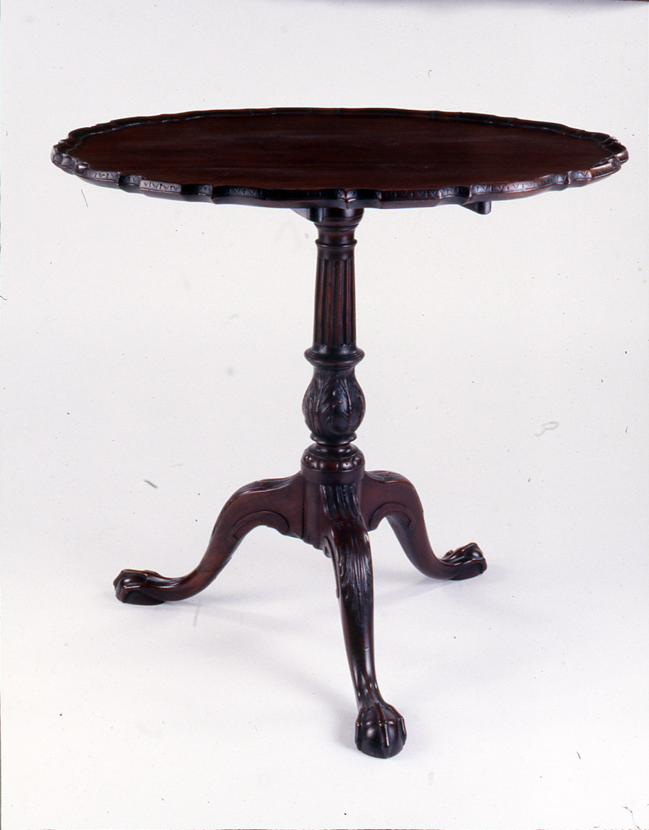 1957.0513 Table, Tea table