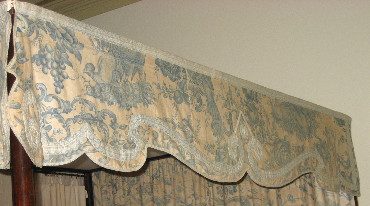 1955.0748.003 Valance