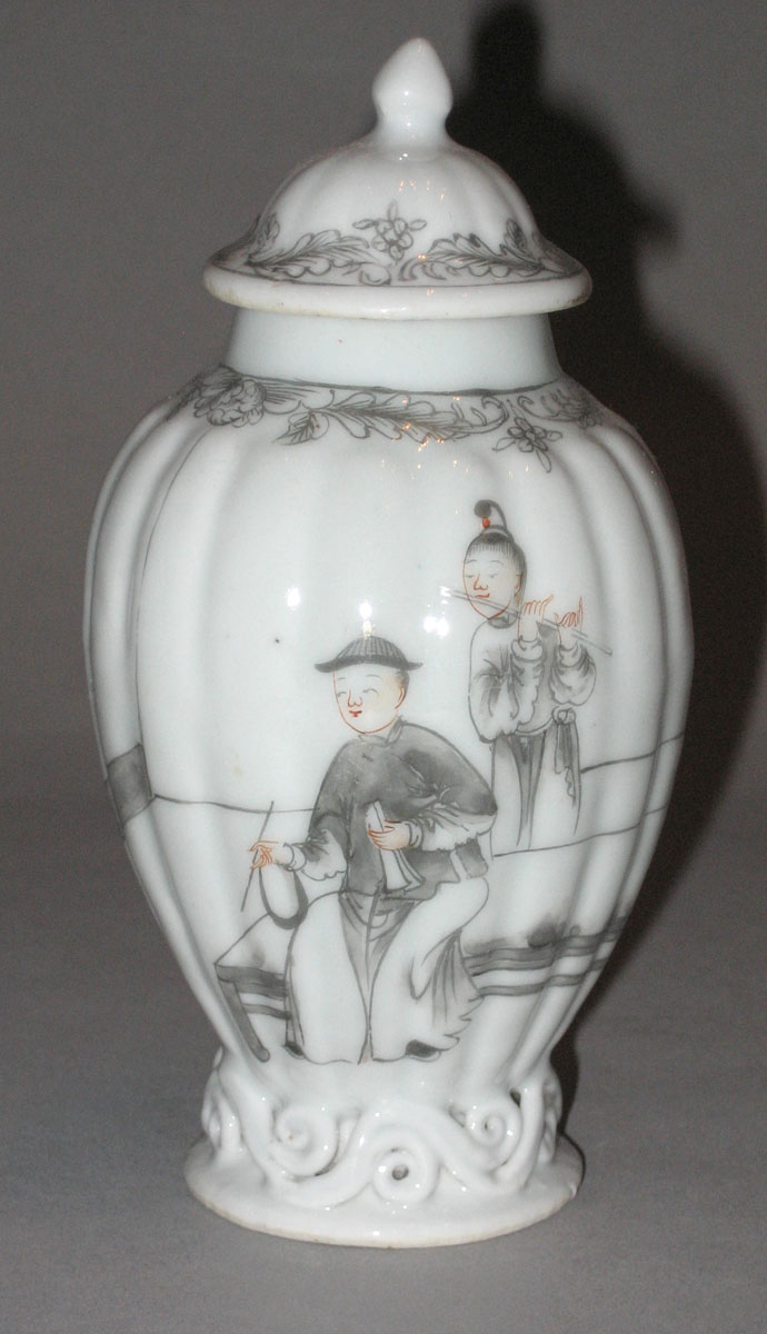 1956.0038.003 A, B Porcelain tea canister