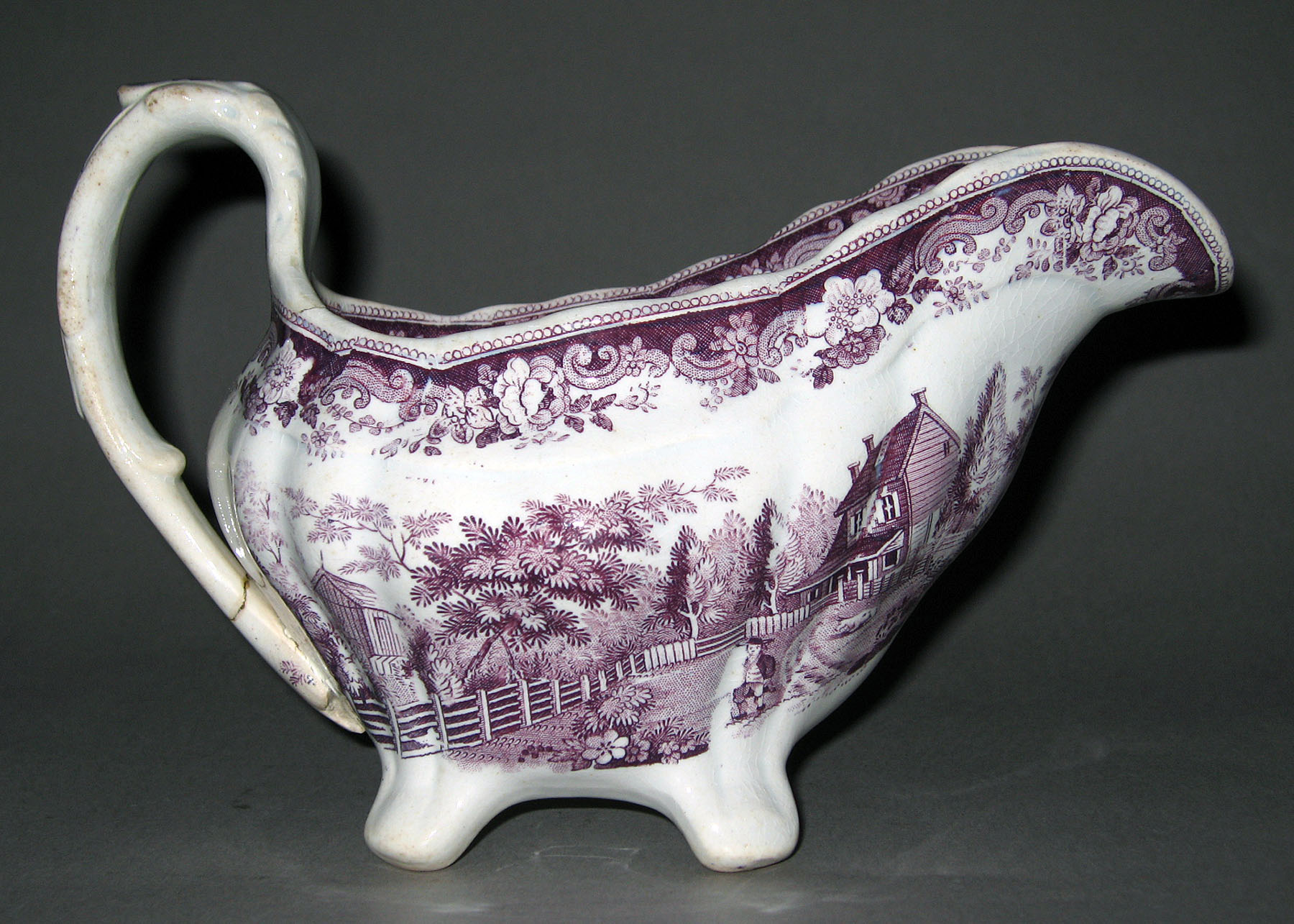 1964.1848.001 Earthenware sauceboat