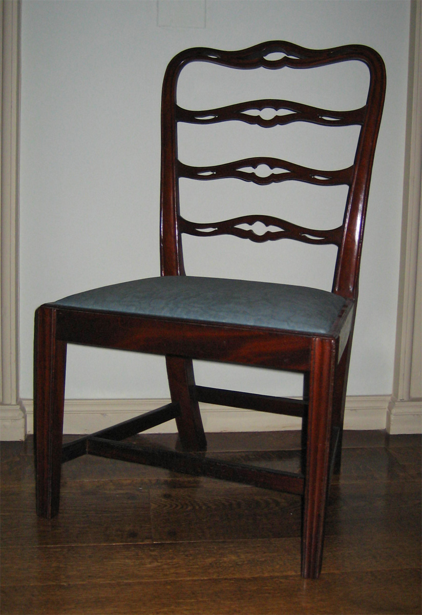 1957.1079.001 chair with slip seat view 1