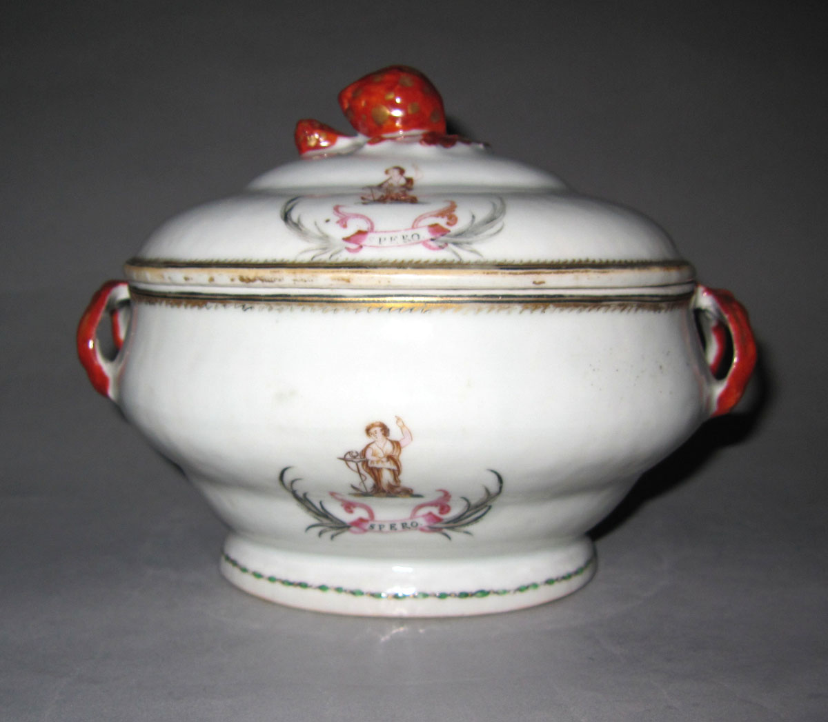 1956.0550.002 A, B Porcelain tureen