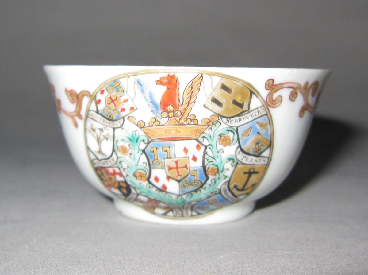 1956.0046.107 A Porcelain teabowl