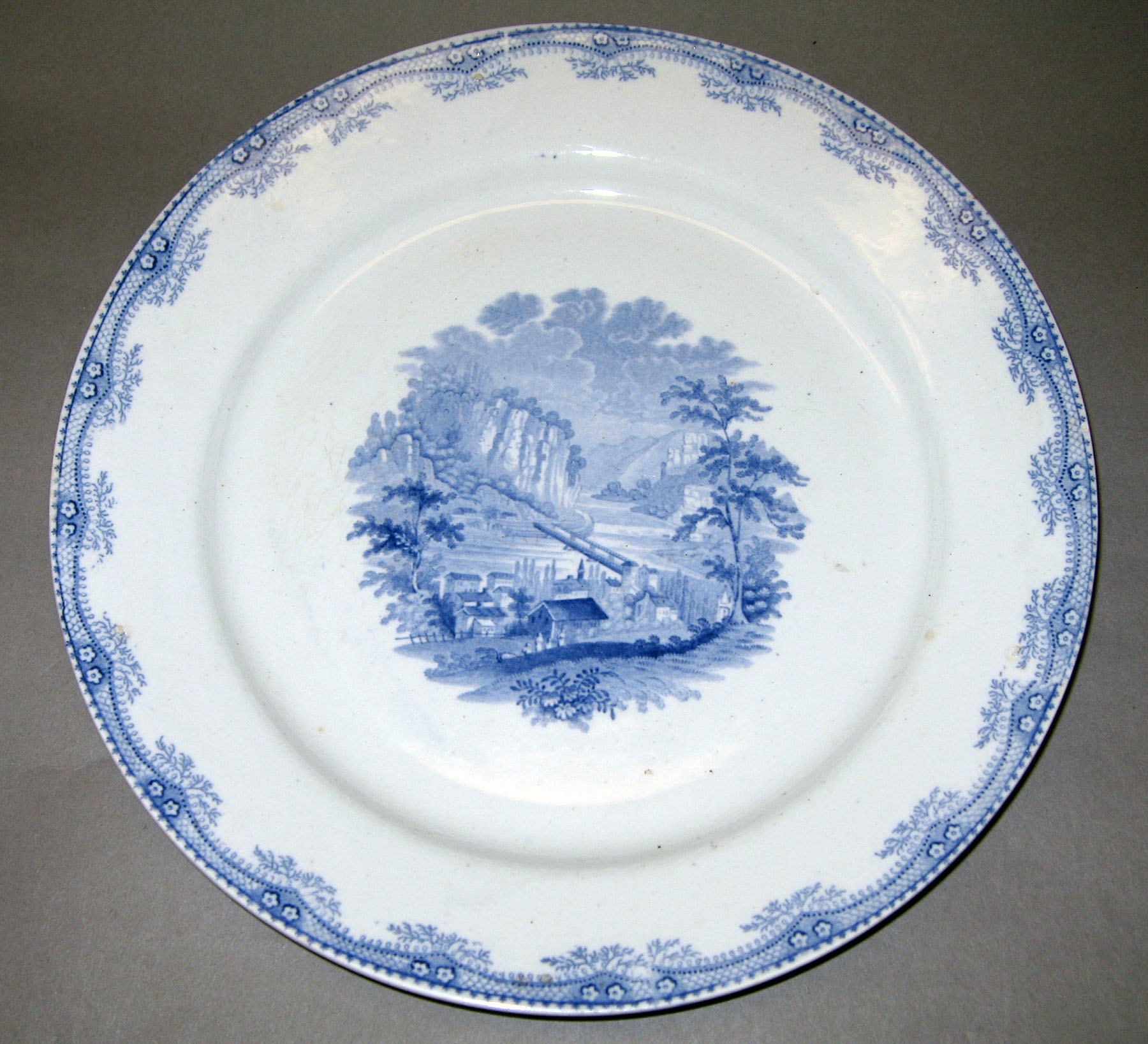 1969.1611 Ridgway Earthenware plate