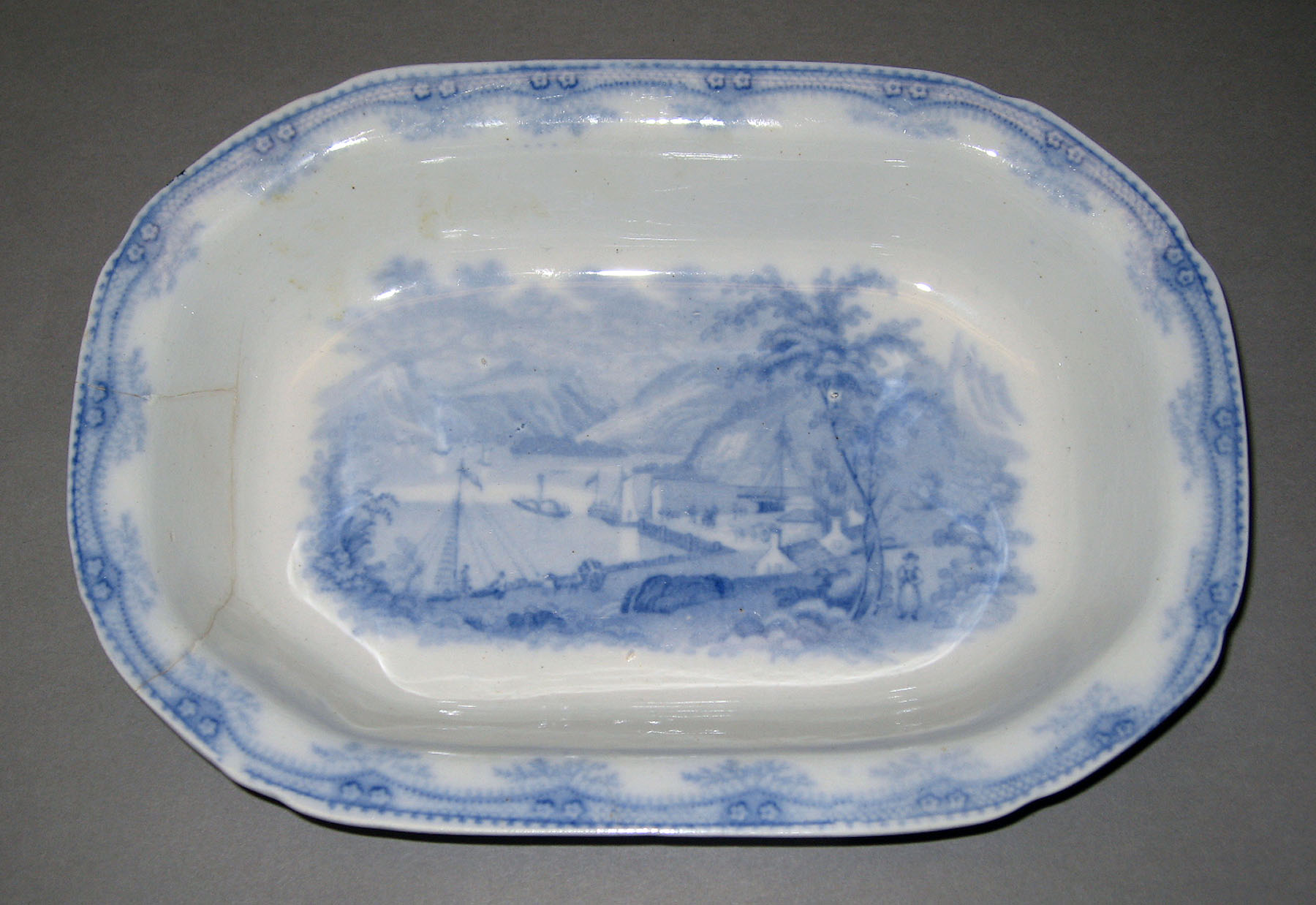 1965.2915.015 Ridgway earthenware dish