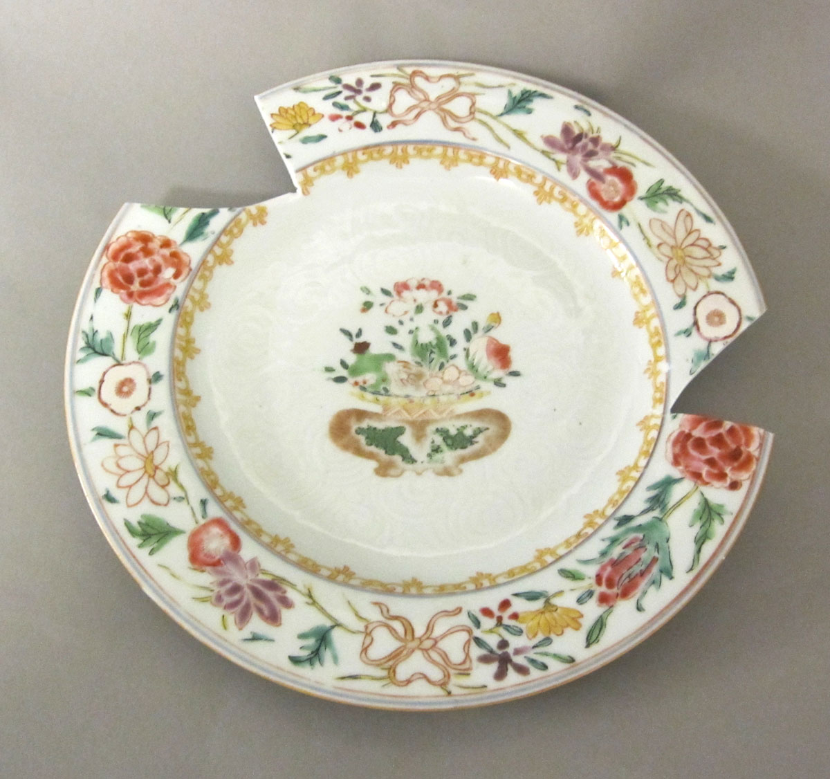 1962.0508 Porcelain plate