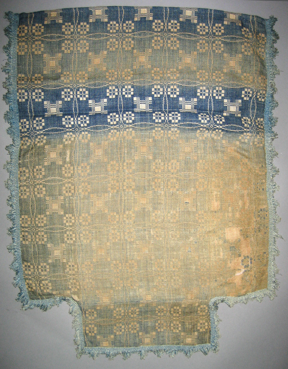 1964.2071 C  Miniature Bed Cover