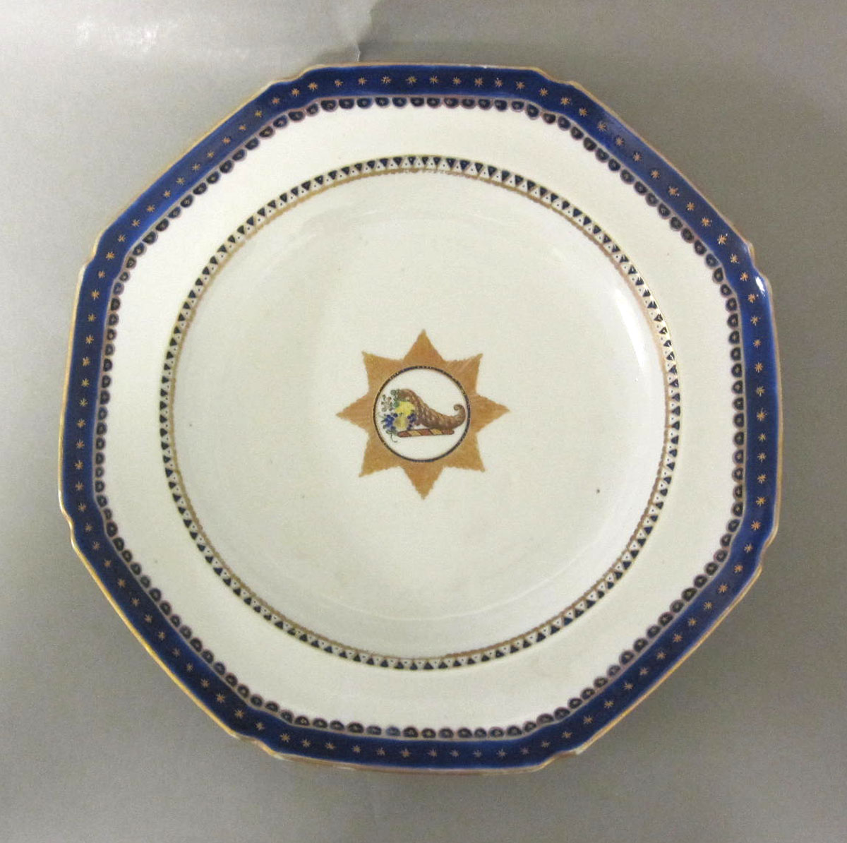 1965.0718.005 Porcelain plate