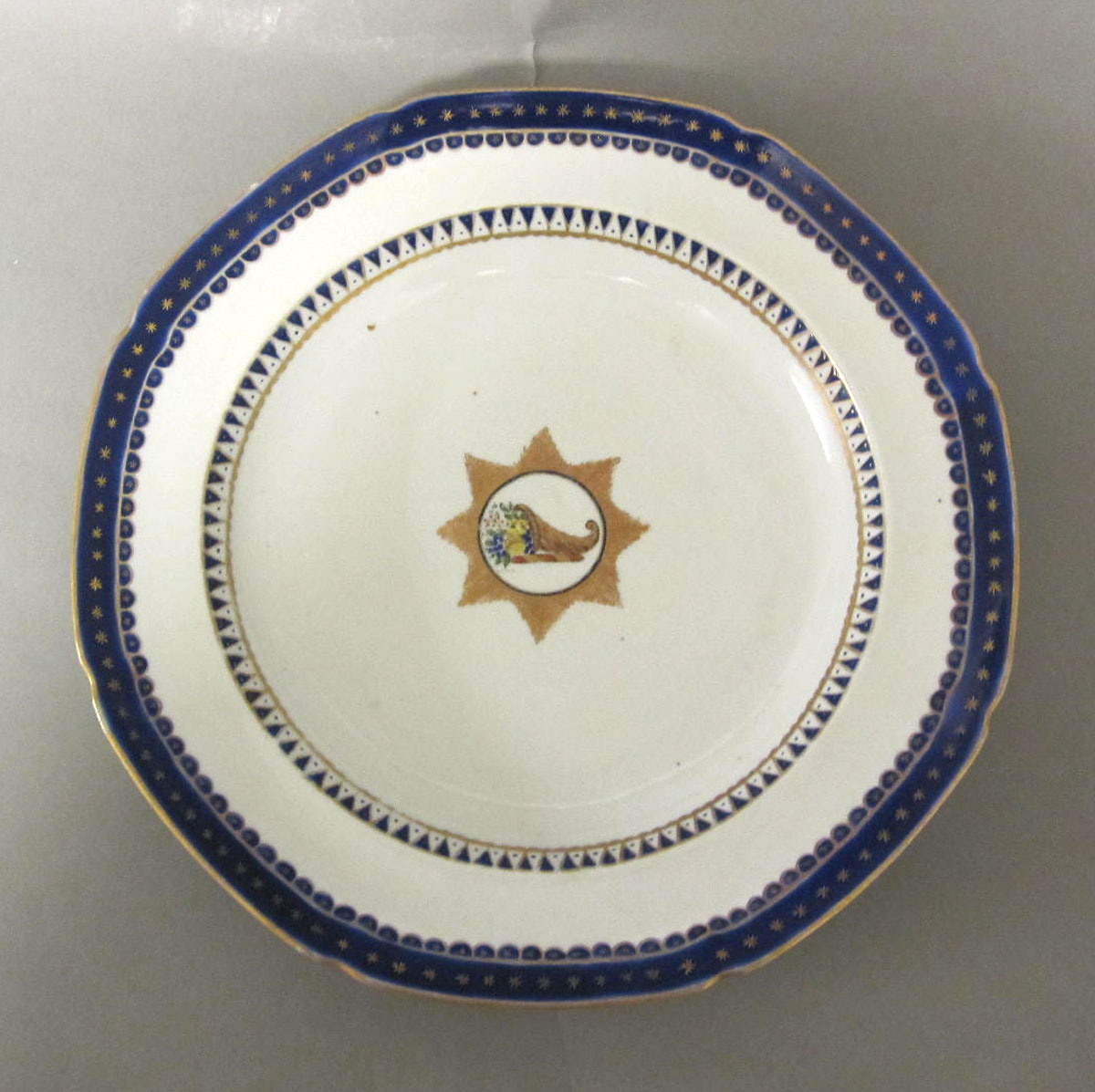 1965.0718.007 Porcelain plate