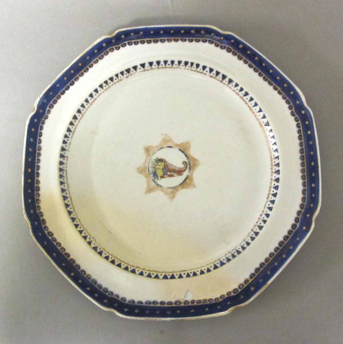 1965.0718.010 Porcelain plate