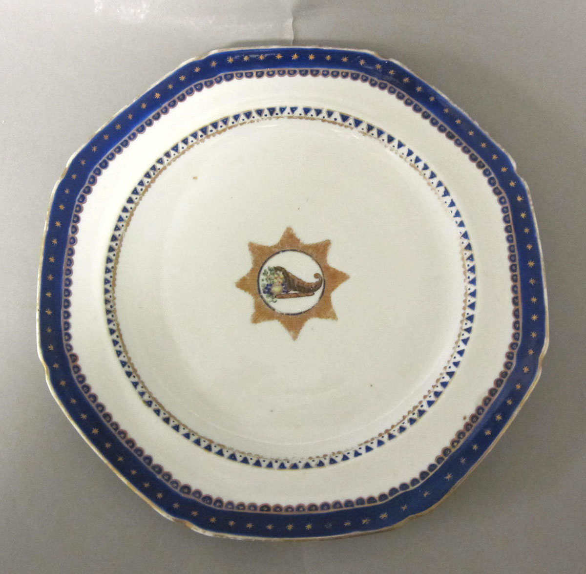 1965.0718.011 Porcelain plate